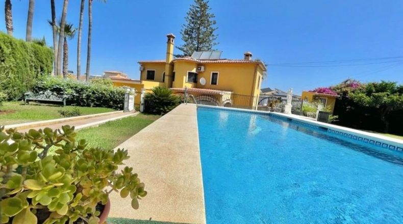 Málaga - Алаурин-де-ла-Торре - 2210m2