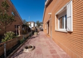 Chalet independiente con terreno en venta en la España, Rubí, ref: TR391489 foto