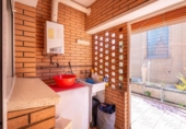 Chalet independiente con terreno en venta en la España, Rubí, ref: TR391489 foto