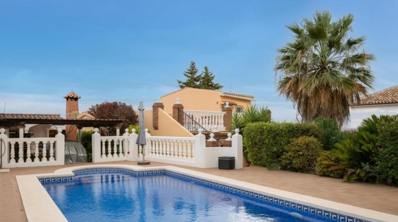 Malaga - Алаурин-эль-Гранде - 861m2