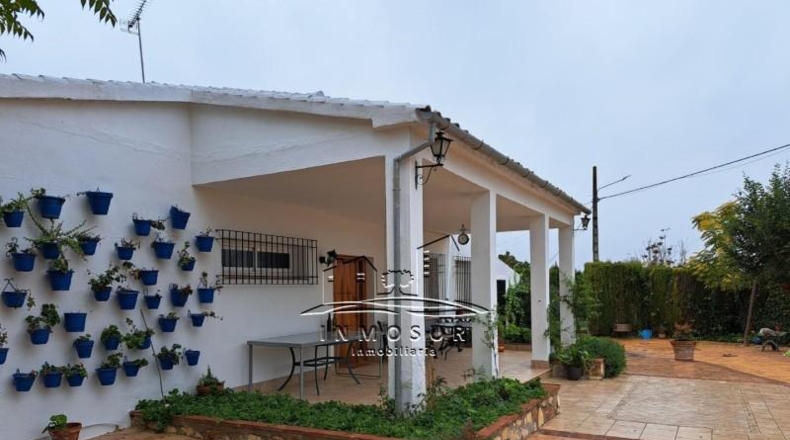 Córdoba - Lucena - 2700m2