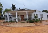 Xalet independent amb terreny en venda a la España, Lucena, ref.: TR194554 foto
