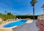 Chalet independiente con terreno en venta en la España, Orihuela, ref: TR350561 foto