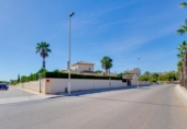 Chalet independiente con terreno en venta en la España, Orihuela, ref: TR350561 foto