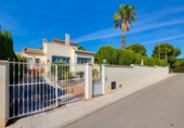 Chalet independiente con terreno en venta en la España, Orihuela, ref: TR350561 foto