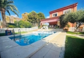 Xalet independent amb terreny en venda a la España, Benicàssim, ref.: TR310225 foto