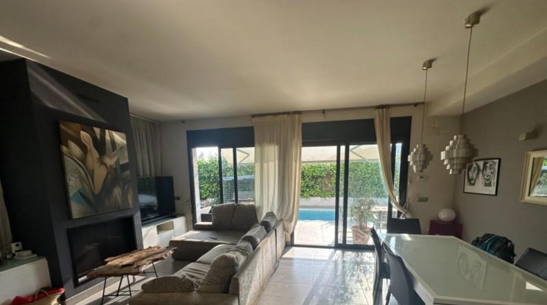 Барселона - Pineda de Mar - 313m2
