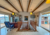 Дом с участком на продажу в городе Martorell Фото