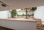 Дом с участком на продажу в городе Martorell Фото