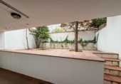 Дом с участком на продажу в городе Martorell Фото