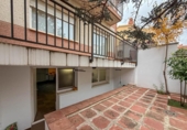 Дом с участком на продажу в городе Martorell Фото
