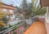 Дом с участком на продажу в городе Martorell Фото