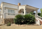 Chalet independiente con terreno en venta en la España, L'Alfàs del Pi, ref: TR149334 foto