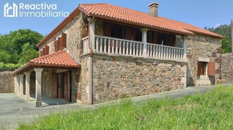 La Coruña - Santiago de Compostela - 4000m2