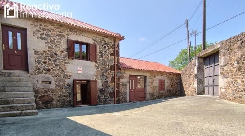 La Coruña - Santiago de Compostela - 4000m2