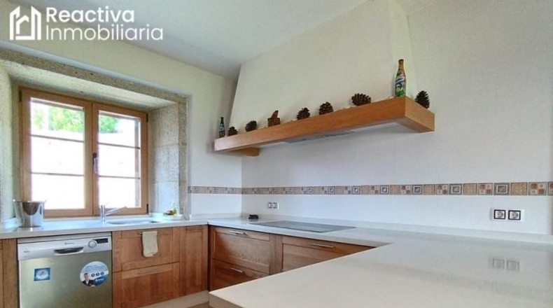 La Coruña - Santiago de Compostela - 4000m2