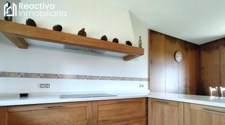 La Coruña - Santiago de Compostela - 4000m2