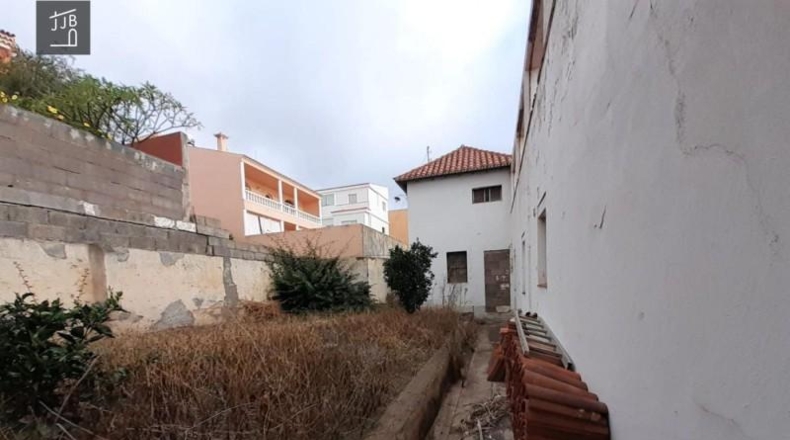 Santa Cruz de Tenerife - San Cristóbal de La Laguna - 902m2