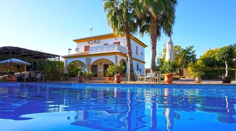 Córdoba - Lucena - 2200m2