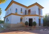 Xalet independent amb terreny en venda a la España, Lucena, ref.: TR133191 foto