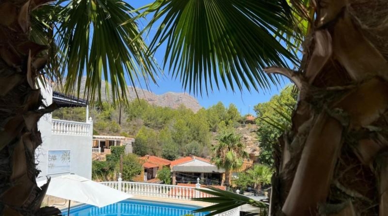 Alicante - La Nucía - 604m2