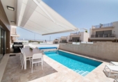 Chalet independiente con terreno en venta en la España, Orihuela, ref: TR358521 foto