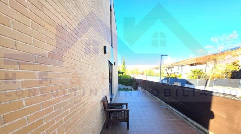 Community of Madrid - Navalcarnero - 244m2