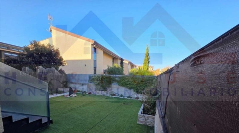 Community of Madrid - Navalcarnero - 244m2