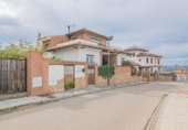 Xalet independent amb terreny en venda a la España, La Zubia, ref.: TR326674 foto