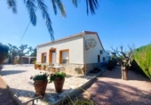 Chalet independiente con terreno en venta en la España, la Marina, ref: TR333454 foto