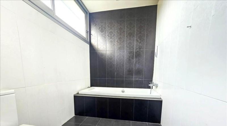 Barcelona - Canovelles - 753m2
