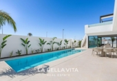Chalet independiente con terreno en venta en la España, Los Alcázares, ref: TR184307 foto