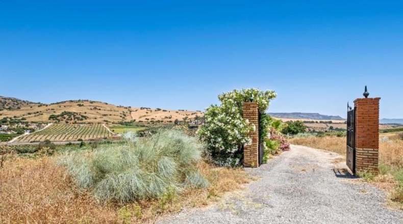 Málaga - Pizarra - 120000m2