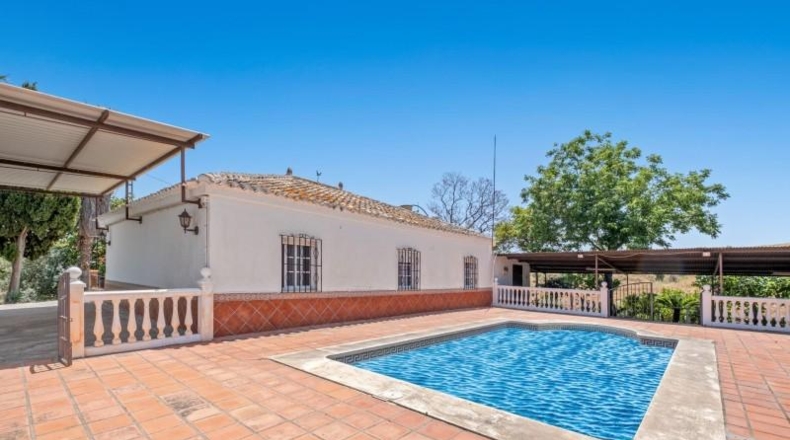 Málaga - Pizarra - 120000m2