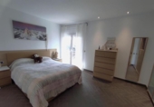 Отдельно стоящий дом с участком на продажу в городе Castellar del Vallès Фото