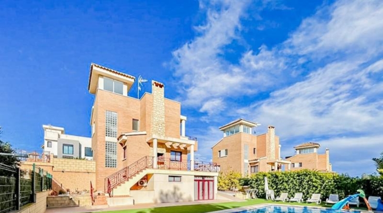 Alicante - La Nucía - 650m2