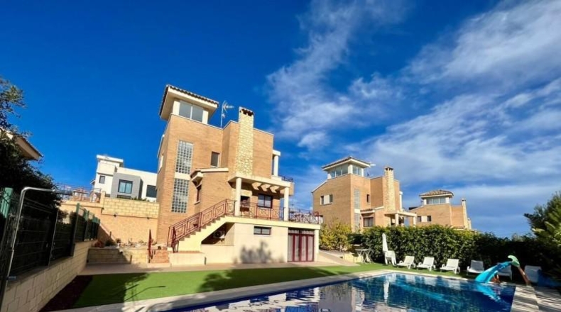 Alicante - La Nucía - 650m2