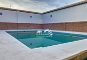 Xalet independent amb terreny en venda a la España, Lucena, ref.: TR152457 foto