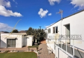 Chalet independiente con terreno en venta en la España, Arona, ref: TR203092 foto