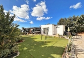 Chalet independiente con terreno en venta en la España, Arona, ref: TR203092 foto