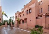 Дом с участком на продажу в городе Motril Фото