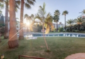 Дом с участком на продажу в городе Motril Фото