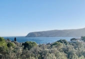 Земля на продажу у города Cadaqués Фото
