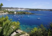 Земля на продажу у города Cadaqués Фото