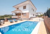 Chalet independiente con terreno en venta en la España, Caldes de Montbui, ref: TR275925 foto