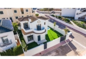 Chalet independiente con terreno en venta en la España, Orihuela, ref: TR372949 foto
