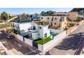 Chalet independiente con terreno en venta en la España, Orihuela, ref: TR372949 foto
