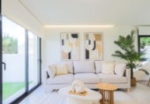 Chalet independiente con terreno en venta en la España, Orihuela, ref: TR372949 foto