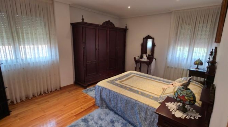 Cantabria - Los Corrales de Buelna - 434m2