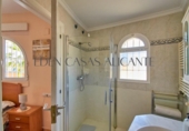 Chalet independiente con terreno en venta en la España, Villajoyosa, ref: TR364489 foto